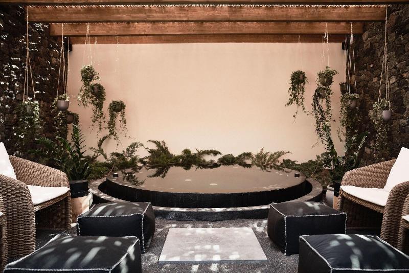 Istoria, A Member Of Design Hotels Perivolos  Exterior photo